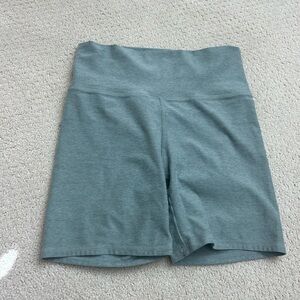 Elevation light grey Shorty Vuori Shorts